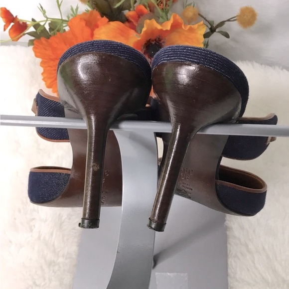 BCBGMaxAzrsria pointy toe Denim sling back Blue heels very cute Size 8B - Picture 3 of 7